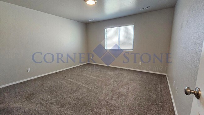 Building Photo - Spectacular Home in Nampa!