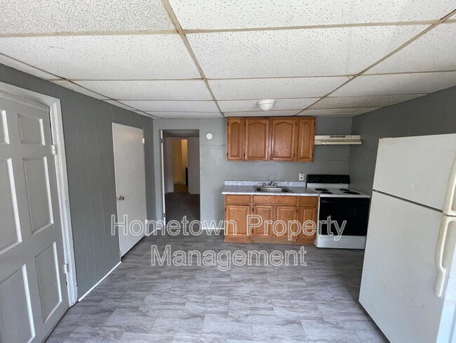 Building Photo - 663 E Market St