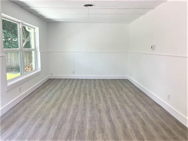 Building Photo - 1503 Braes Ridge Dr. B