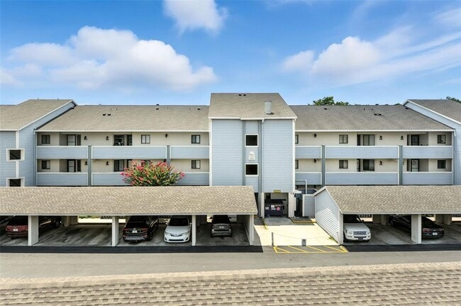 Building Photo - 4101 Fairview Vista Point