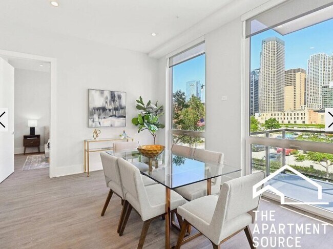 Building Photo - 812 W Adams St