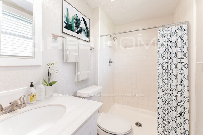 Building Photo - 1513 Bay Shore Drive