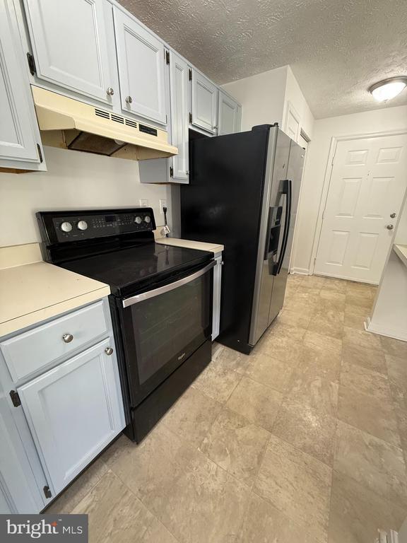 Building Photo - 2125 Wainwright Ct