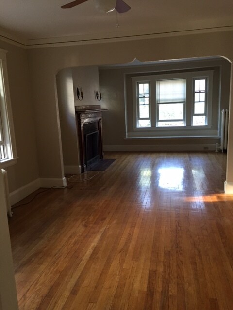 Living room - 397 Boylston St