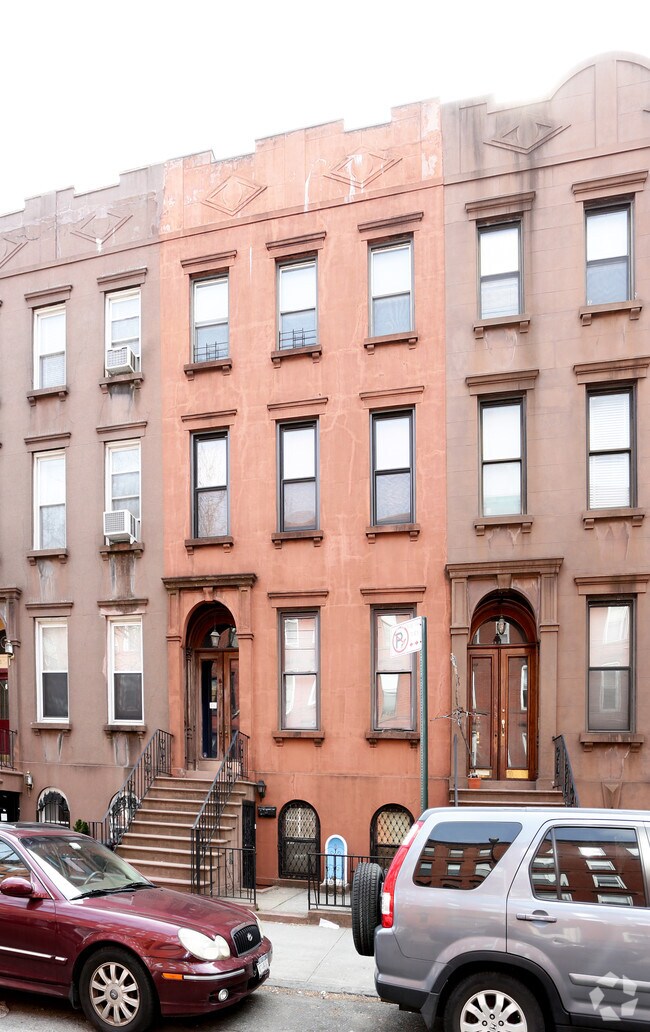 Foto principal - 541 Henry St