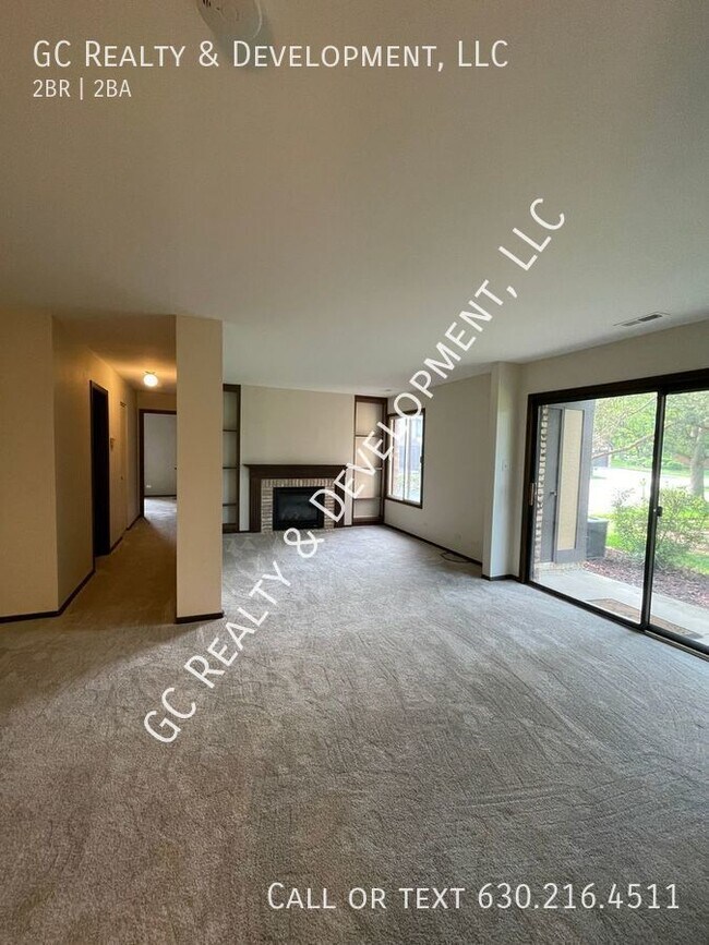 Building Photo - ***WHEATON LOCATION / 2 BDRM / 2 FULL BTH ...