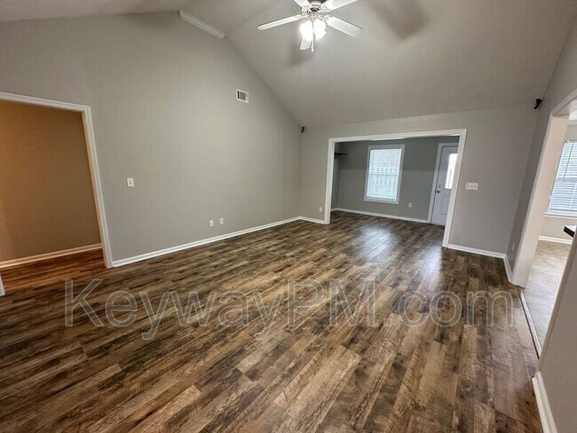 Foto del edificio - 110 Fox Haven Dr