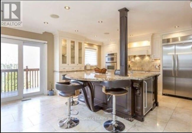 Building Photo - 5291 Thornwood Dr