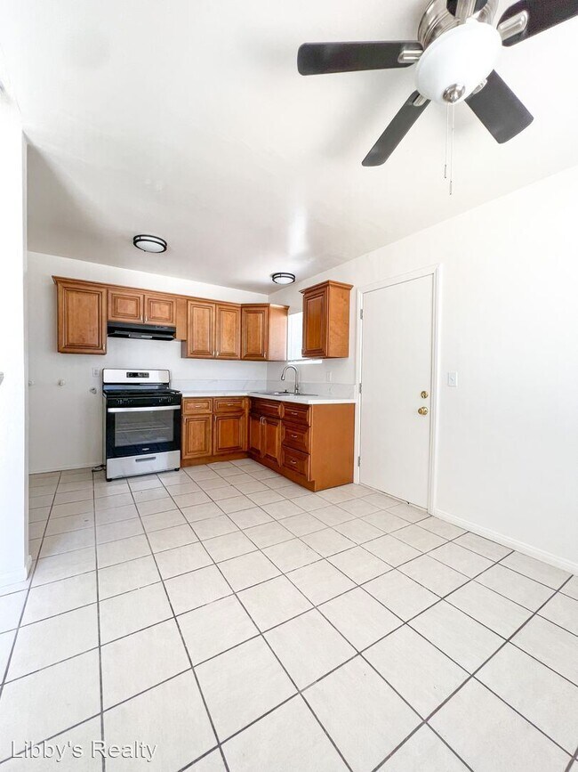 Building Photo - 3 br, 1 bath House - 6141 Abronia Avenue