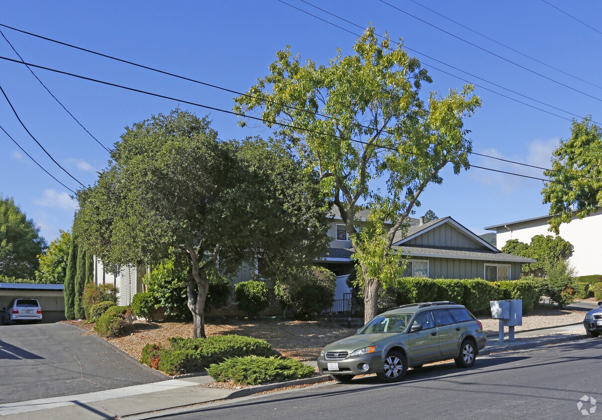 Building Photo - 122 Towne Terrace