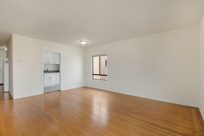 Building Photo - 80 Terra Vista Ave