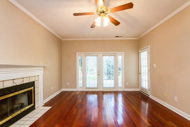 Building Photo - 12400 Henderson Hill Rd