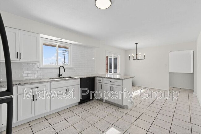 Foto del edificio - 5165 Westwood Dr