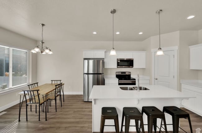 Foto del edificio - 275 W 700 N