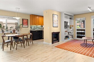 Building Photo - 1021 N Crescent Heights Blvd