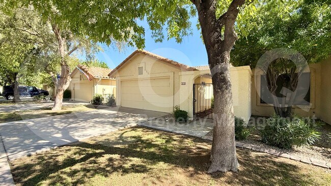 Foto del edificio - 8907 S Drea Ln