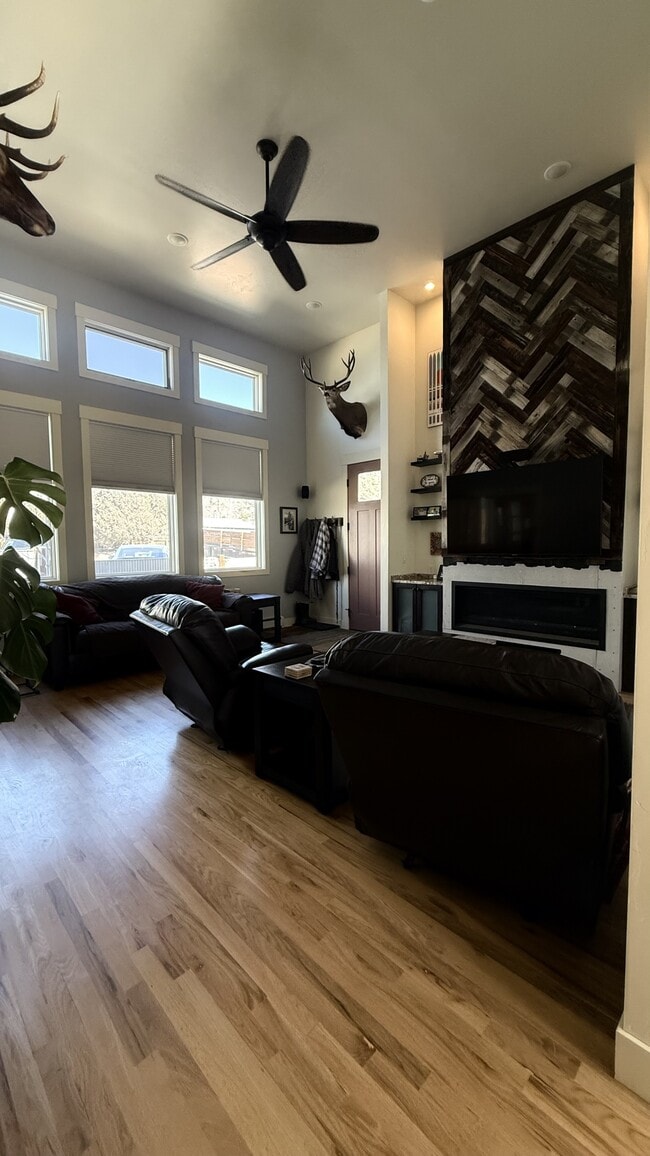 Building Photo - 405 Two Rivers Rd