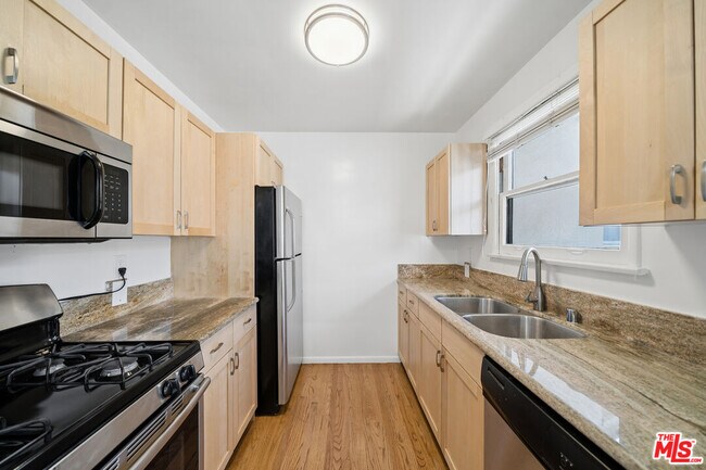 Foto del edificio - 5303 Vantage Ave