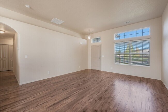 Building Photo - 3 bed 2 bath Rancher, Fieldstone Neighborhood