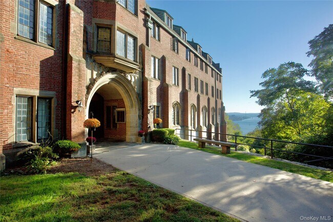 Foto del edificio - 403 Chateau Rive
