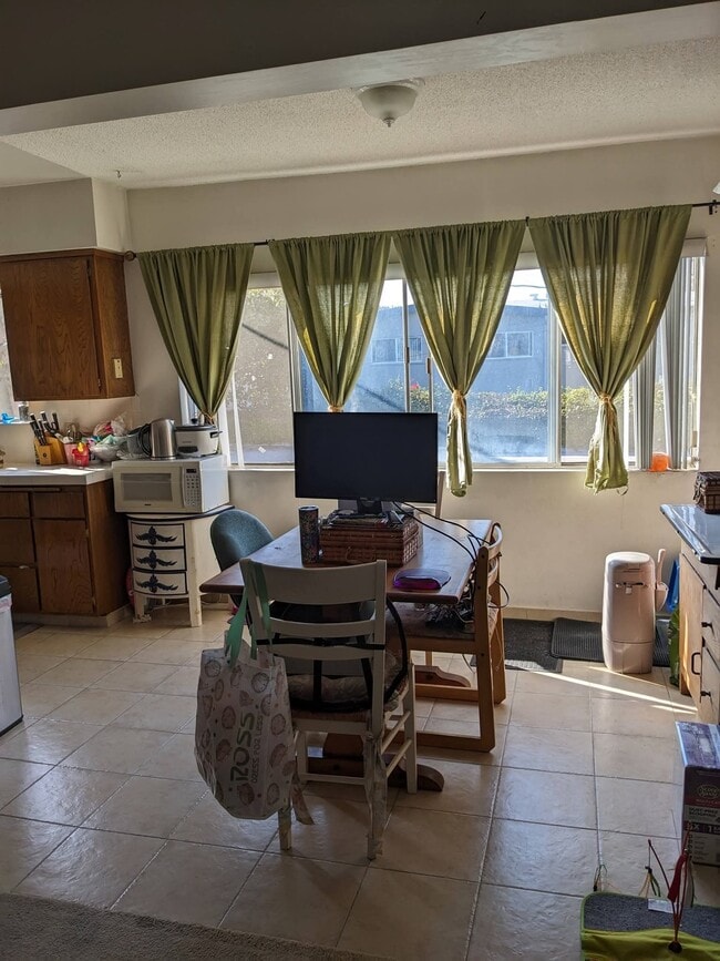 Photo - 717 Strand St Apartment