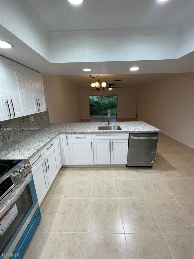 Foto del edificio - 3 br, 2 bath House - 9004 NW 23rd St # 9004