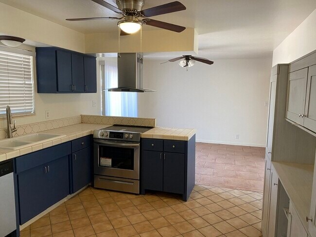 Foto del edificio - For Rent