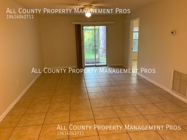 Building Photo - Great Location/Spacious/Near Airport/Pet F...