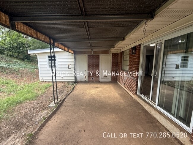 Building Photo - 133 Salem Dr