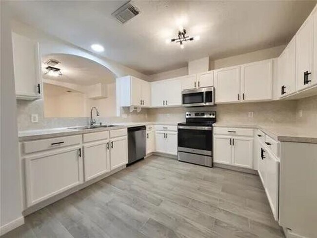 Foto del edificio - Charming 3 Bed 2.5 Bath Townhome