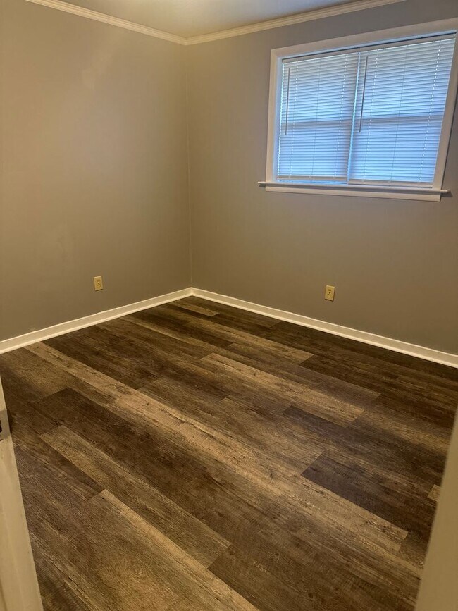 Foto del edificio - 3 bed fully renovated MHA Vouchers Welcomed!!!