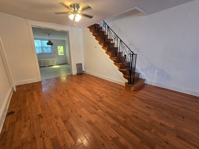 Bright 3 bed 1 bath - Bright 3 bed 1 bath House