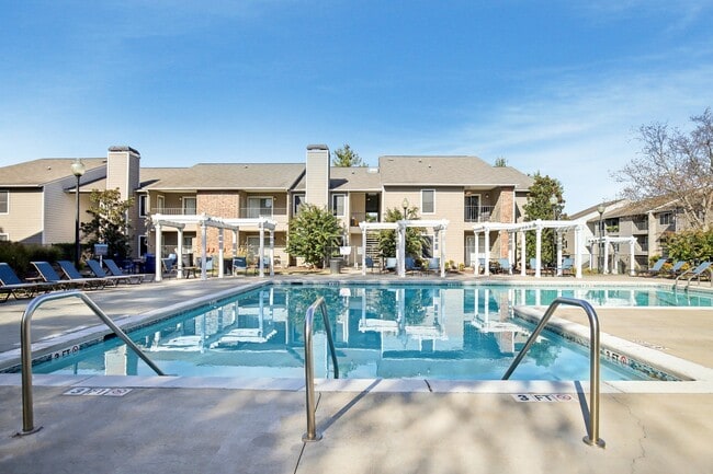 Building Photo - 1070 Main Apartments