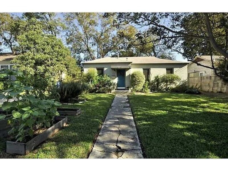 Primary Photo - 3701 Hollywood Ave