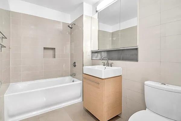 Building Photo - 38 Delancey St