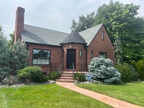 Building Photo - 767 Forest St