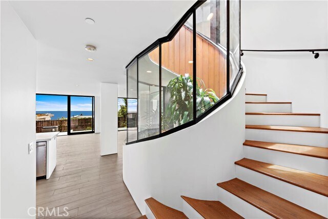 Building Photo - 194 Sunset Terrace