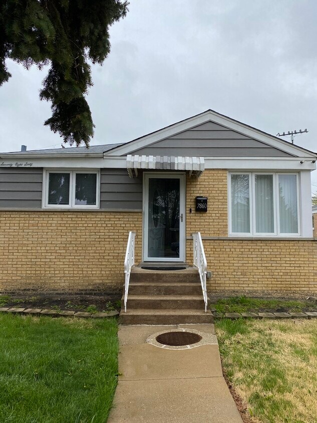 Foto principal - 7860 S Keeler Ave