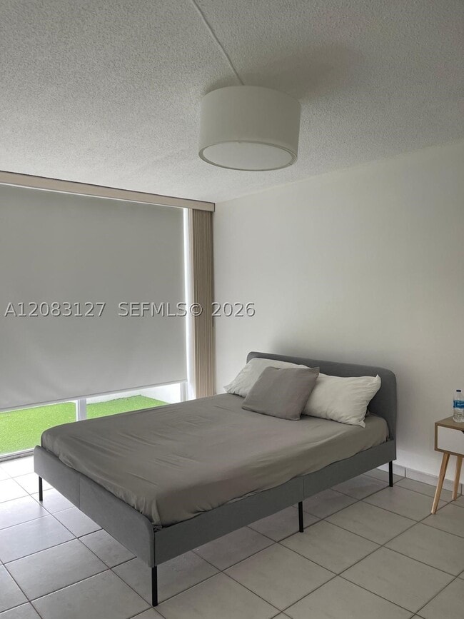 Building Photo - 1200 NE Miami Gardens Dr