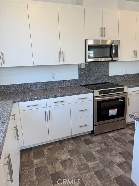 Building Photo - 333 Sunny Oak Ln