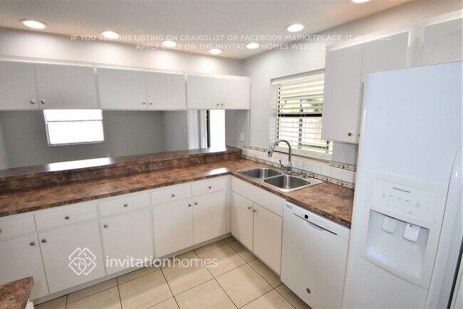 Building Photo - 11521 SW 52nd St