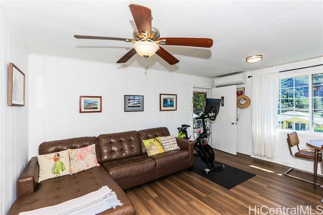 Foto del edificio - 2404 Orchid St