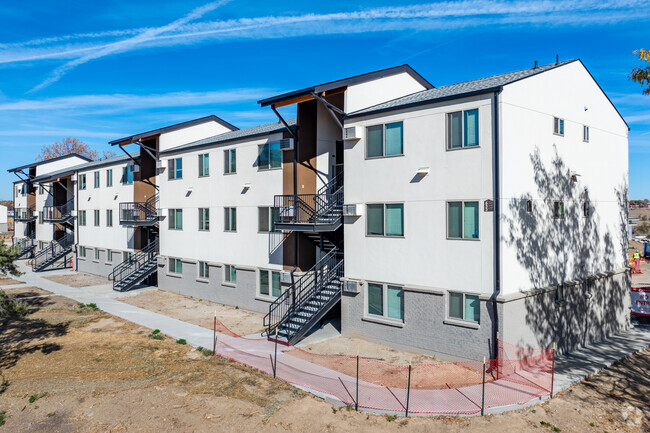 Building Photo - Overlook at Thornton