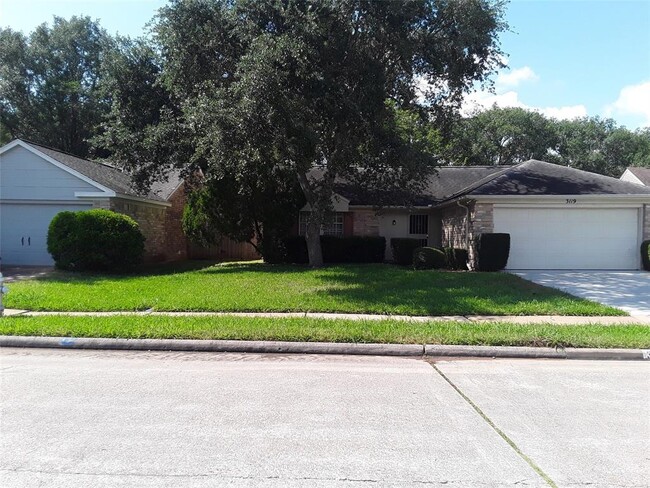 Foto del edificio - 3119 E Heatherock Cir