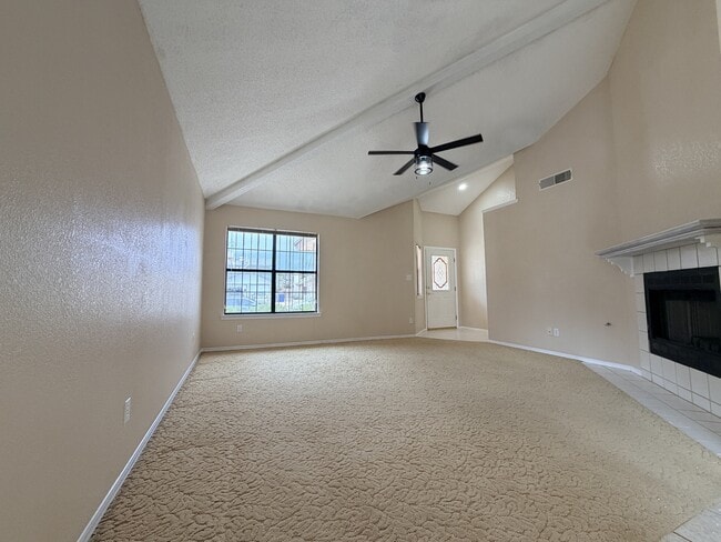 Building Photo - 1892 Lyman Dutton Cir