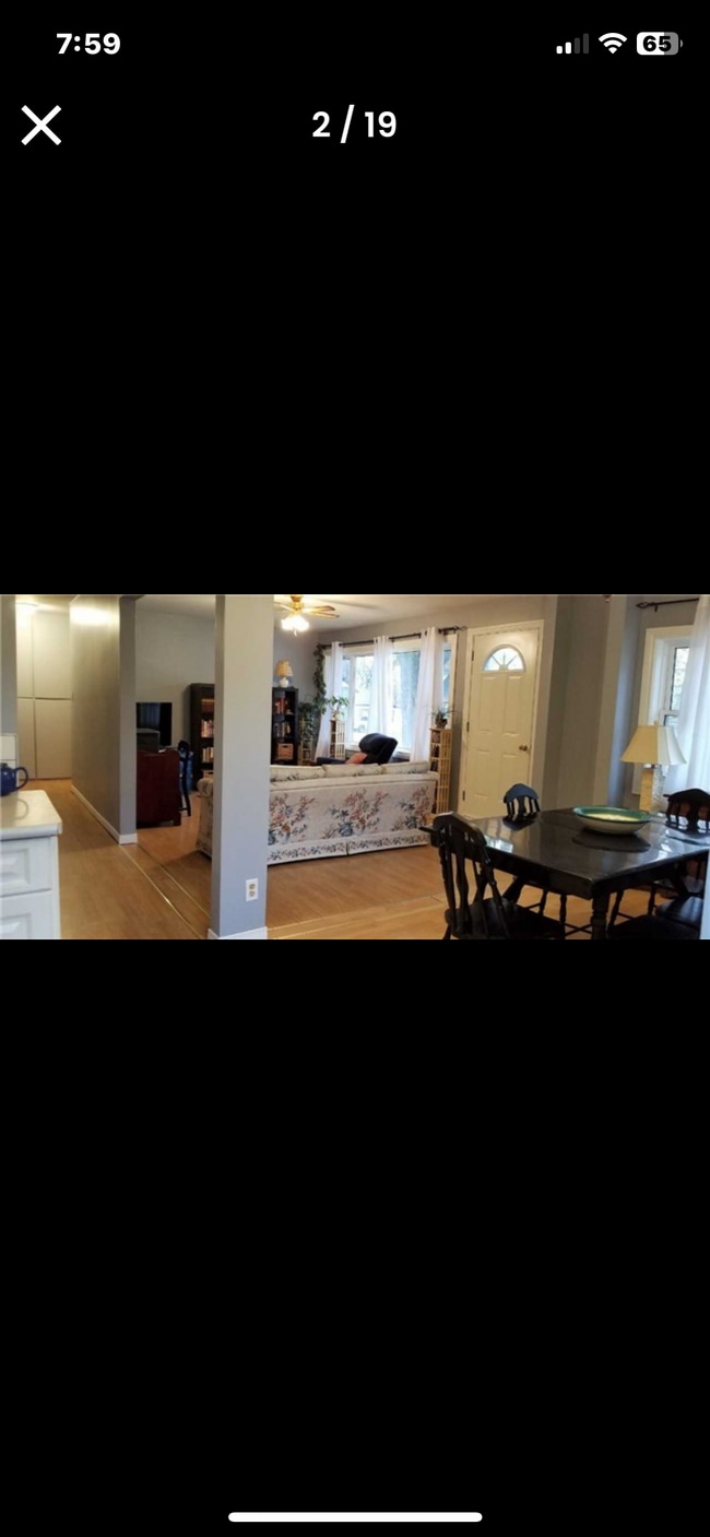 Building Photo - 242 Gill St