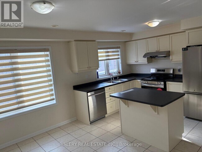 Photo du bâtiment - 27 Ariel Rd