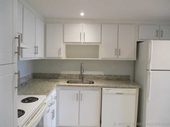 Building Photo - 2761 Taft St