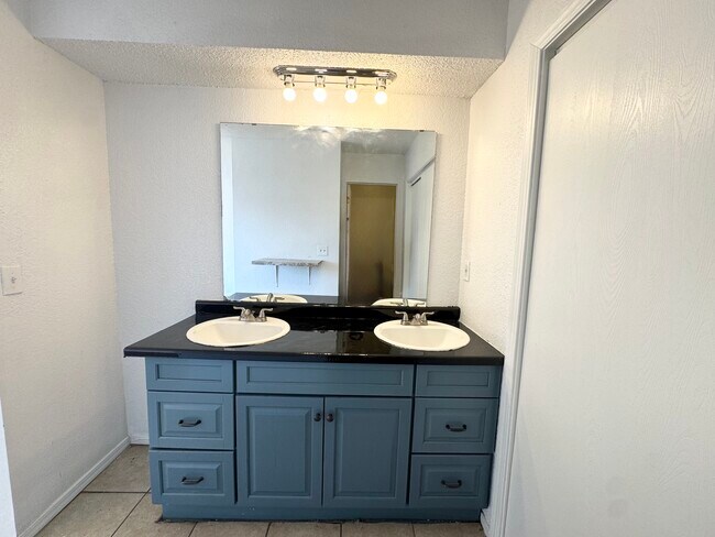 Foto del edificio - 339 NW 119th St