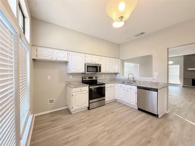 Building Photo - 980 Mauve Dr